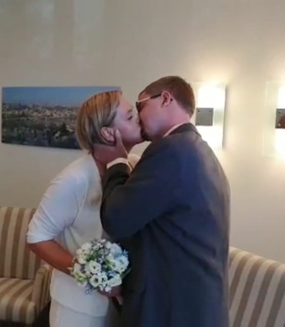 Blasted1993's tweet photo. Als sie Ja Sagte #Hochzeit #glücklich #2022 https://t.co/Y4YeCIxFkV