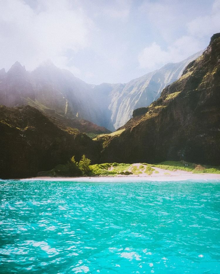 TheOutdoorsmenx's tweet photo. Hawaii https://t.co/IzB1JtggVo