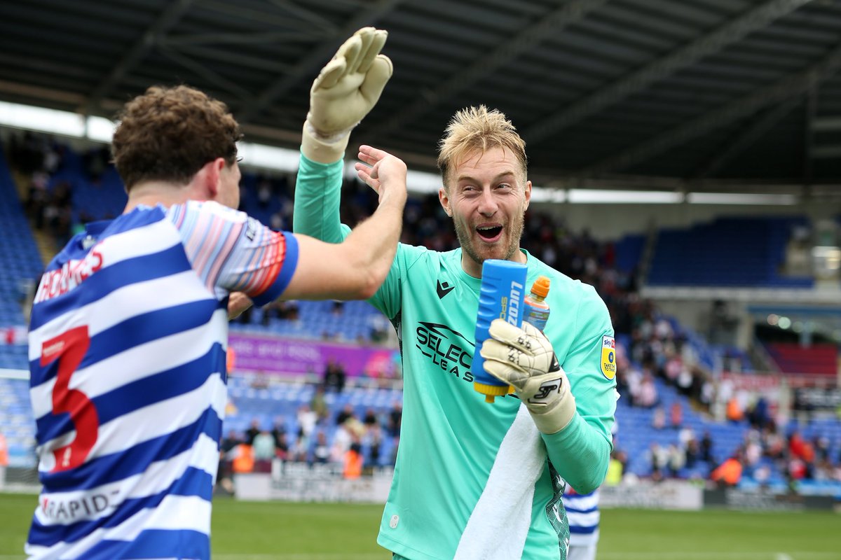 ReadingFC's tweet photo. Fantastic support. Rewarded with three points. URZ! #REASTK https://t.co/nklEw8q5dl