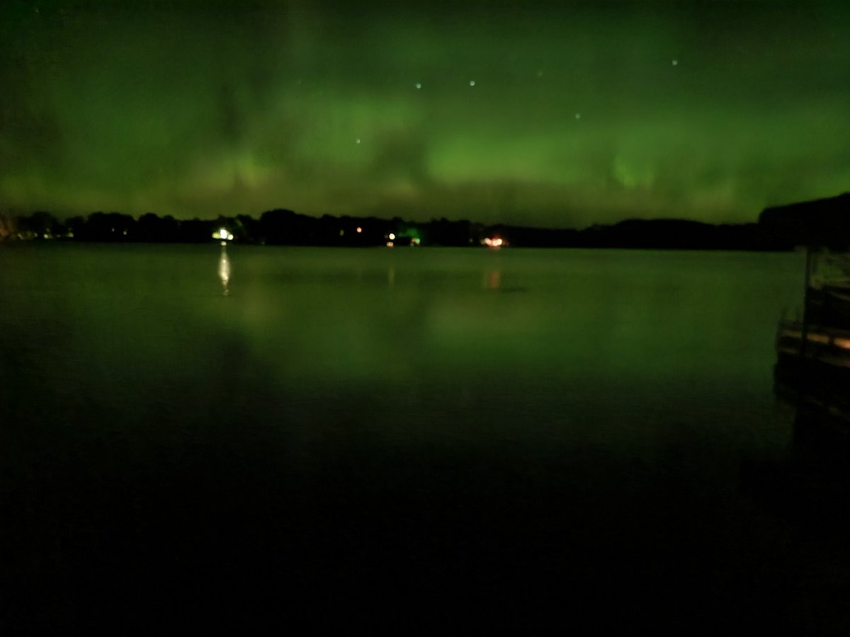 OwaCoachWilly's tweet photo. How it started...a beautiful night for a campfire.  How it ended...the most amazing northern lights I have seen in person😁! #AuroraBorealis https://t.co/euQTHqA3DD