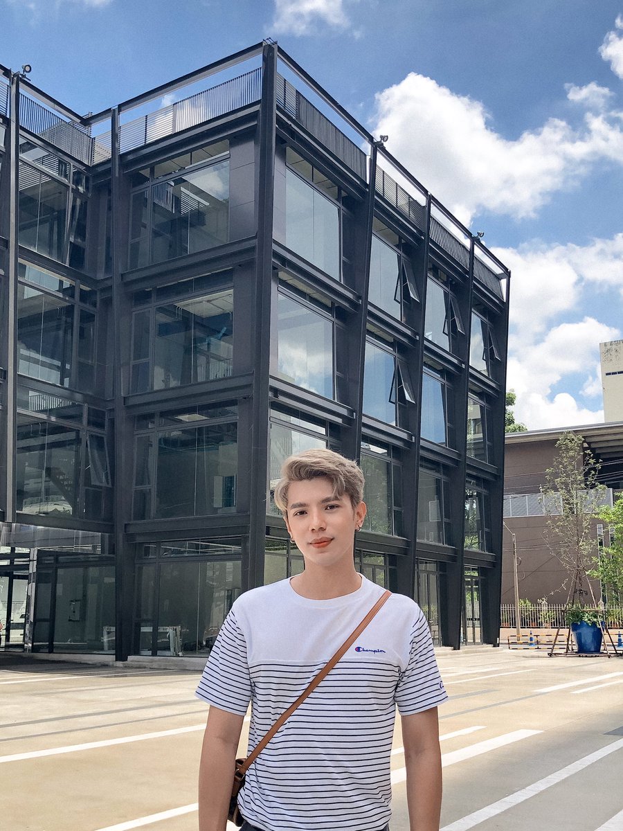 ize_pk's tweet photo. เมื่อมองมาทางนี้ ก็เพียงยิ้มให้กันก็พอ😻 https://t.co/QeMuzE3b9w