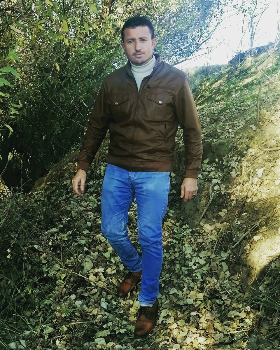 في ممـرات الحيـاة....
هنـالك عثـرات تعطينـا درسـاً....
وهنـاك فـرح يعطينـا امـلاً...
ولا نعلـم مـاذا يخفـي لنـا القـدر بعـد !!!