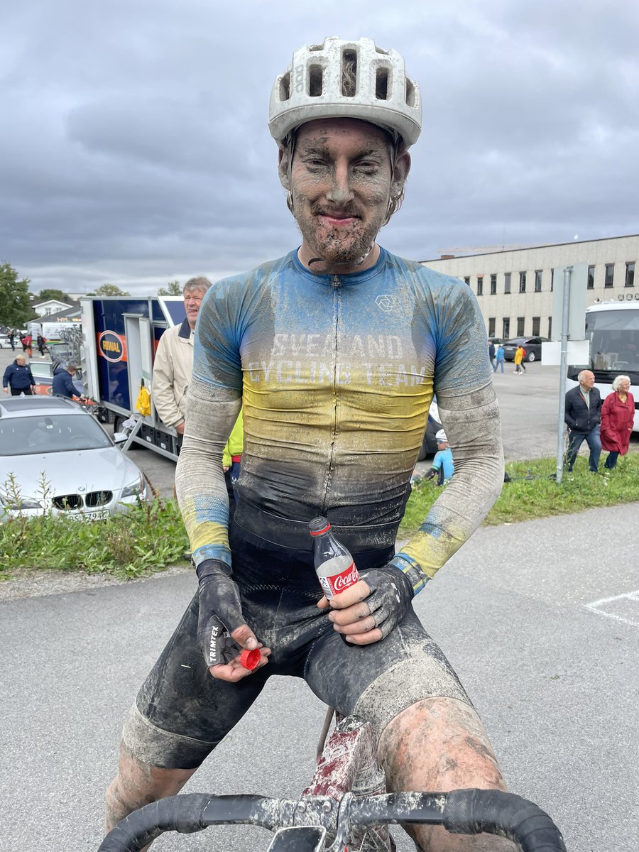 Kort_sikt's tweet image. Helt sjukt att vi sätter en topp tio till idag! I ett stenhårt lopp med 40 grussektioner 😲 lyckas Albin träffa avgörande brytet. Tack @Sykkelsjefen och @UnoXdevelopment för en fantastiskt fin helg i Norge!