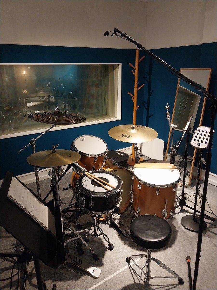 yellmon's tweet photo. Recording new song now
#jambinai #잠비나이 #심은용 #srnw #수림뉴웨이브 #audioguy #오디오가이 #dwdrums #dwsnare #bigfatsnaredrum #zildjiancymbals #sabiancymbals #meinlcymbals #vicfirthsticks #americanclassic #hickory #5b https://t.co/AyfVC6SNfs