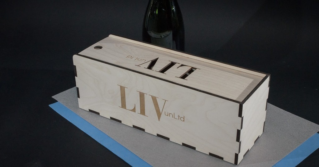 WineGiftBoxes's tweet photo. Logoed Appreciation #wine box from #wineboxguy at https://t.co/3spMPTPCQq https://t.co/A4kpxziBbn