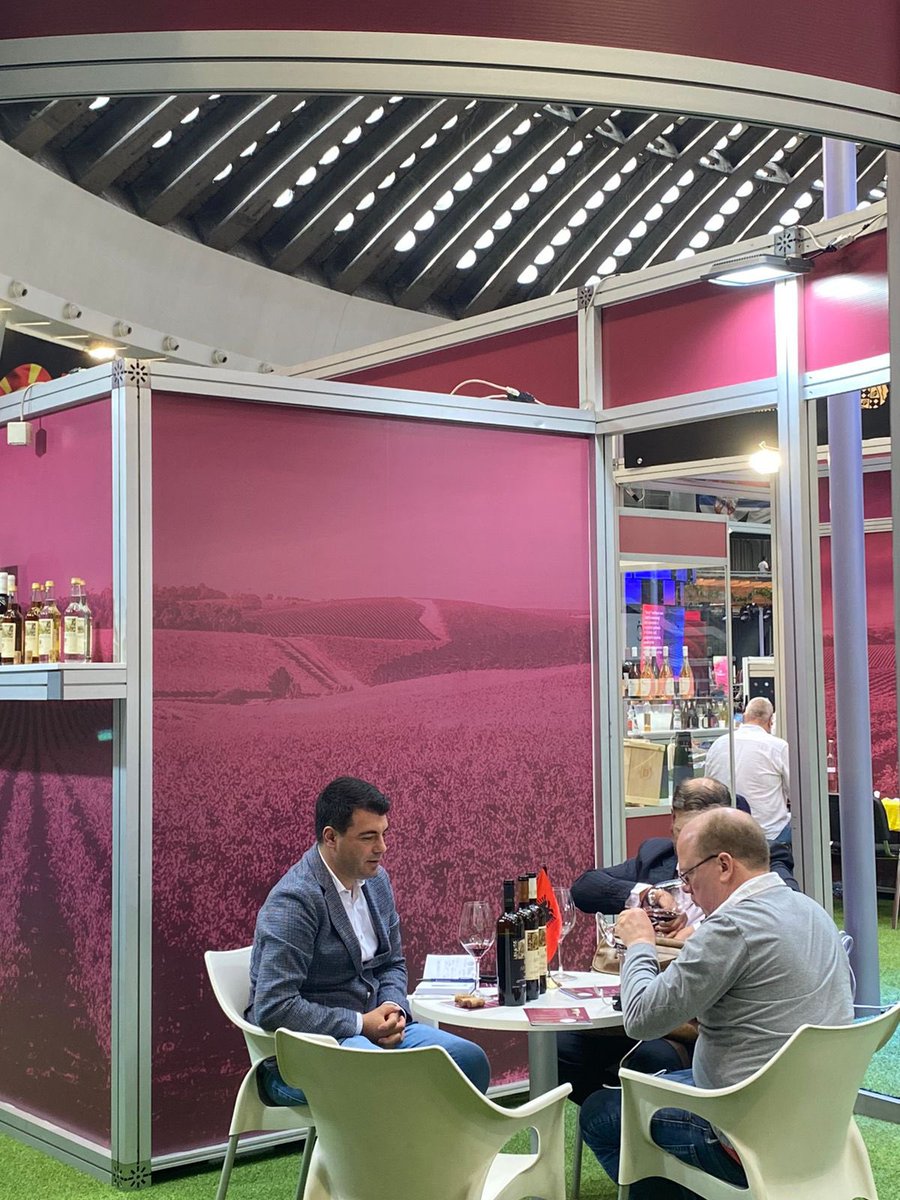 kantina_arberi's tweet photo. Dita e 3 / 3rdDay WineVision Belgrade, Hall 1 D34 

@kantina_arberi 

#KantinaARBËRI #WineVision  #belgrade #Kallmet #SheshiBardhe #albanianwine #wine #WineVisionBelgrade #Albania🇦🇱 https://t.co/3xWr6s2CBW