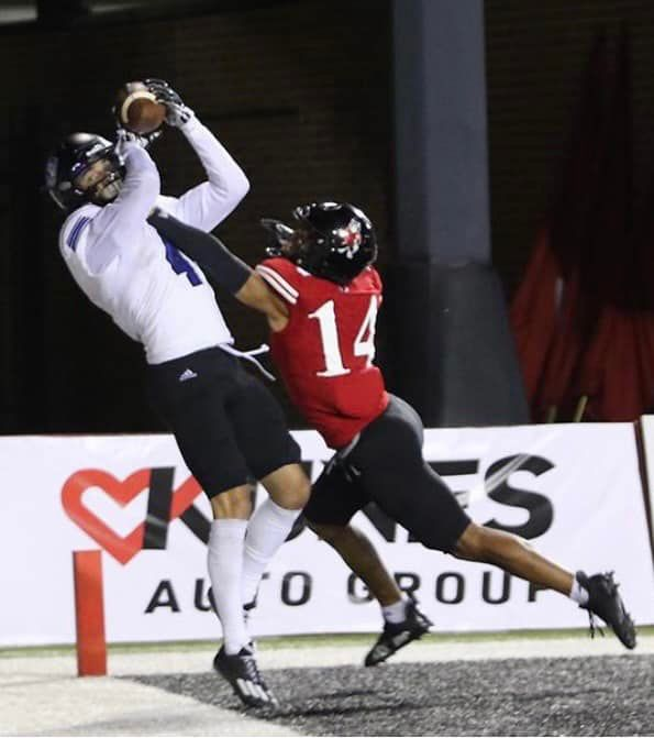 TheD_Zone's tweet photo. Walled Lake Western grad Justin Thomas made his debut with Eastern Illinois this year.

He had 6 catches for 83 yards and 1 TD.

He spent the previous 4 seasons at Albion. https://t.co/zmu9dymSDB