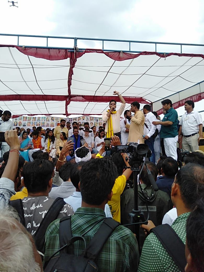 सागर मे @JAYS_4MP के कार्यकारिणी अध्यक्ष <a href="/RavirajBaghel05/">Raviraj Baghel</a> जी ने @OBC_MP के आंदोलन क्षमे अत्याचार के खिलाफ आवाज बुलंद कि,यकीनन हमारा इतिहास ही है कि हम संघर्ष के आदि है ना झुके है ना झूकेगें सत्ता को ललकारेगे यदि अत्याचार नही रूका।