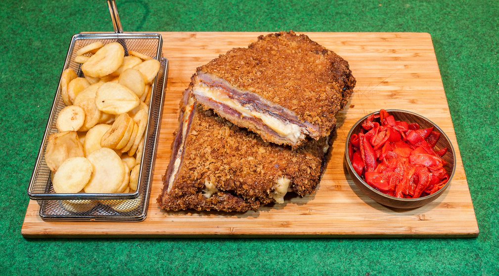 CyDLeonesa's tweet photo. 🥳 S O R T E O 🥳

🍽️ ¡Desde el @BAsturleones te invitan a un cachopo para dos personas y una jarra de limonada! 

Solo tienes que:

▪️ Seguir a la @CyDLeonesa y al @BAsturleones

▪️ Dar 🔁 y ❤️ a esta publicación 

▪️ Comentar con quién irías a comer

#AúpaCultu https://t.co/TEav65fdaD