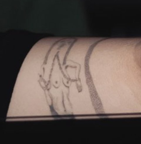 pannchoa's tweet photo. Knets are shocked by Chaeyoung's tattoo
https://t.co/DhYucbsF9B https://t.co/NZ93CNufJc