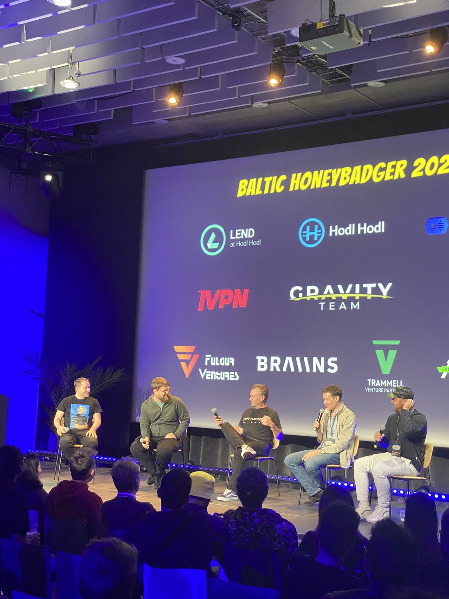 AlexanderSavy's tweet image. Legends in Riga on the scene 🔥 @Truthcoin @giacomozucco @evoskuil @peterktodd. And @MartyBent is hosting this panel and drinking a beer 🍻 @hodlhodl conference #hb2022