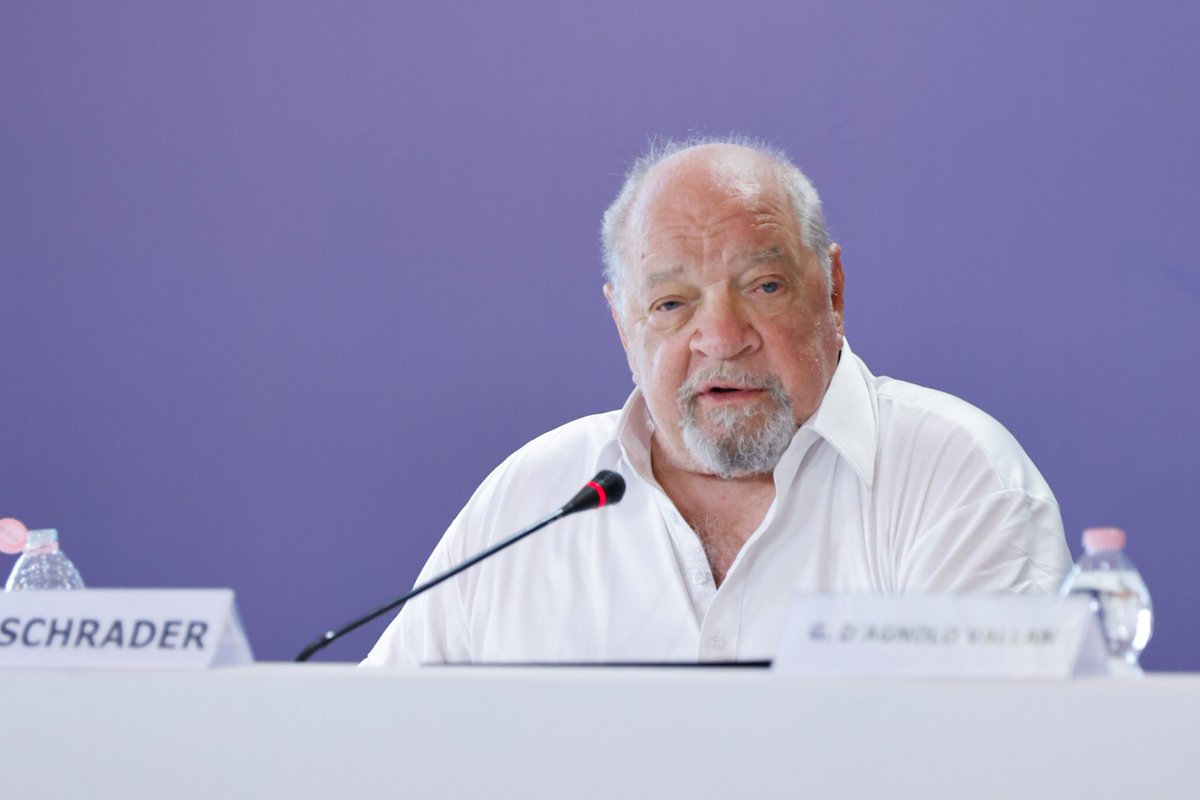la_Biennale's tweet photo. #BiennaleCinema2022 #Venezia79 #Masterclass #PaulSchrader: “I often work on an idea and find myself in the middle of nowhere. Writing takes a lot of practice. Do you have an idea? Write it over and over again. Do you want to be a screenwriter? Shut up, sit down and get to work.” https://t.co/aC6vgbVlP8
