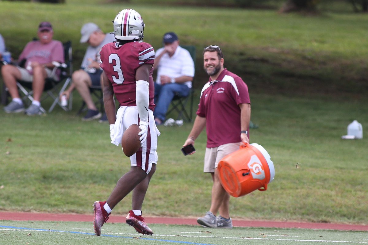 Game 1 Stats: 10 Carries, 251 YRDS, 4TDS. 1-0. Lets keep going.