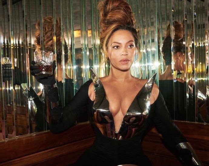 She s one of one. She s the only one. Happy 41st Birthday to the Queen Beyoncé Knowles-Carter. 