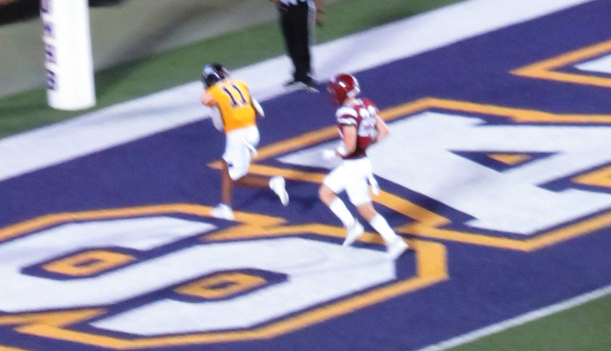 JackPhelpsUMHB's tweet photo. Here's a name to watch for @CruFootball: @cephus_jerry , JV QB turned varsity WR, stepped up with 4 catches for 77 yds and a TD. Hard to beat that kind of debut. https://t.co/9eEkqOFFoQ