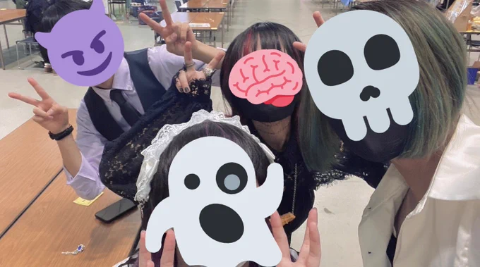 仙コミお疲れ様でした〜!!お越しいただいた皆様、ありがとうございました色んな方に聞かれたのですが、フライドチキンのネックレス付けてました #仙台コミケ  #仙コミ 