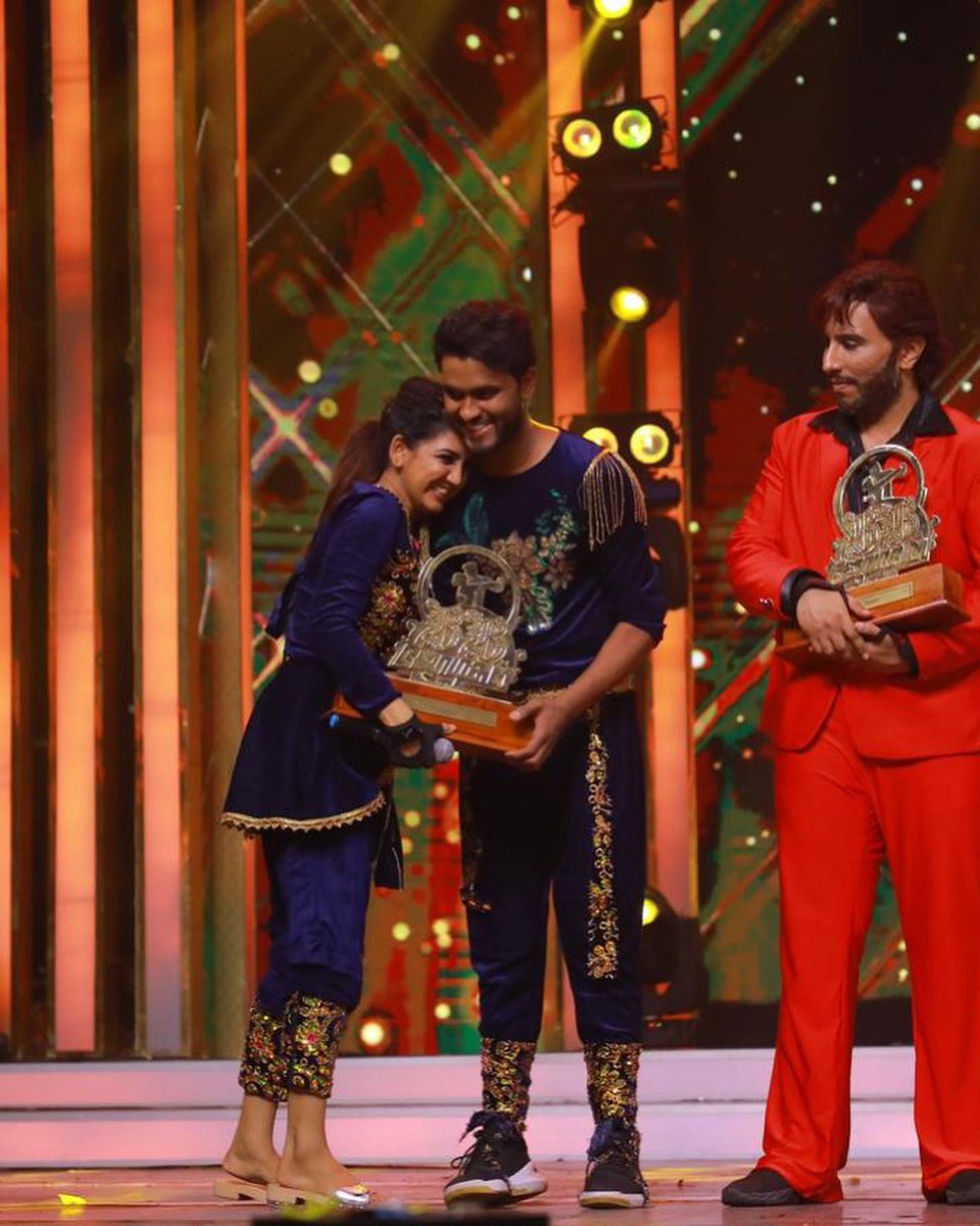 MusrathNaveeth's tweet photo. 🎉🎉🎉Congratulations Bb Jodigal 2 Tittle Winner's #Pavni And #Amir🏆🏆🏆
#Pavni𓃵
#Pavanians❤️
#KeepRockingPavni
#Pavni
#Amir
#Pavmir
#WeLovePavni
#BBJodigal2
#BiggBossTamil5
@AmirADS2
@Pavani9Reddy https://t.co/wmcb0mWewe