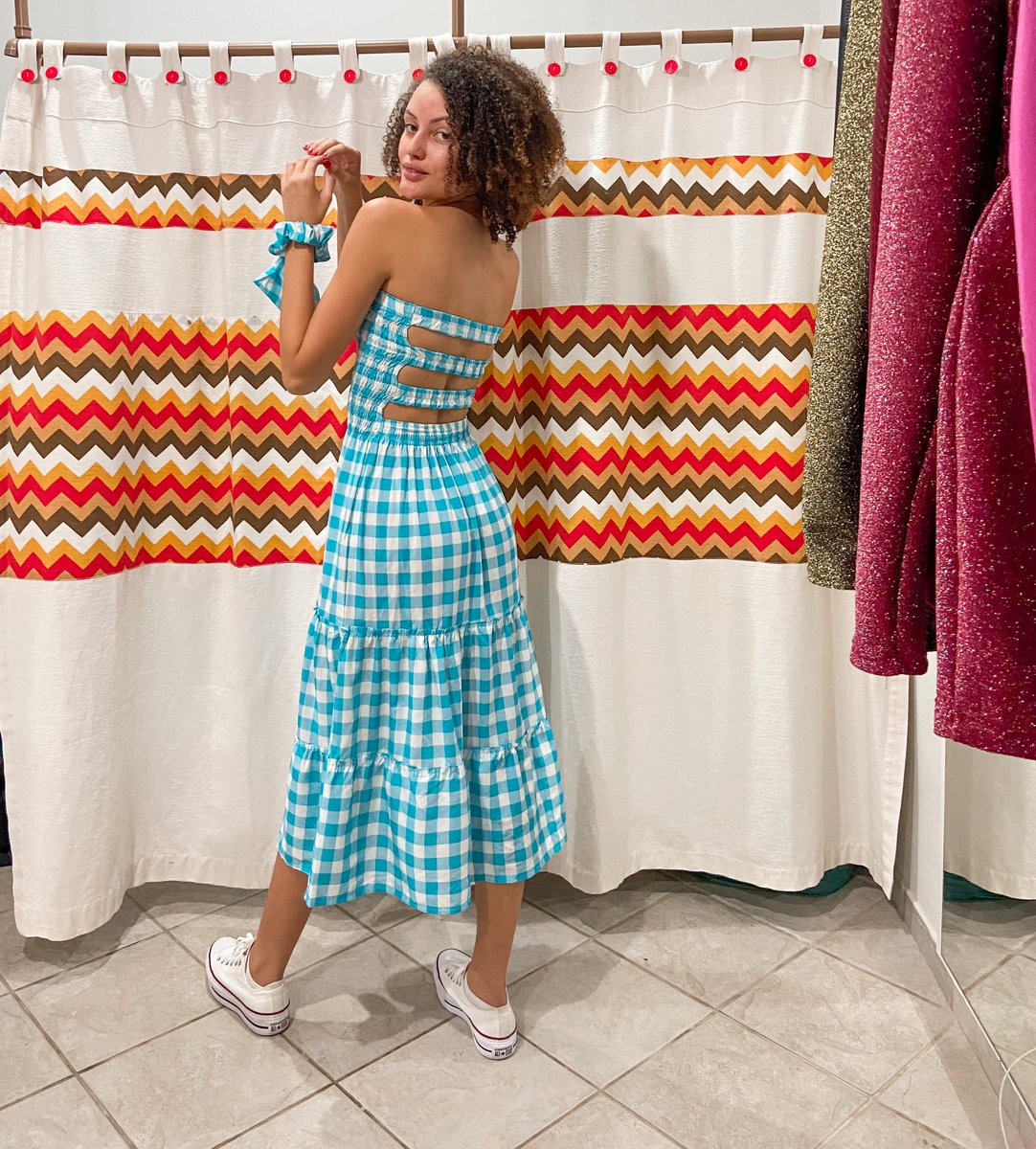 Domingo pede, xadrez e conforto, qual dessas opções você escolhe para seu lazer? 
1 Cropped Helena + Jeans
2 Vestido Maria  
usemikas.com.br