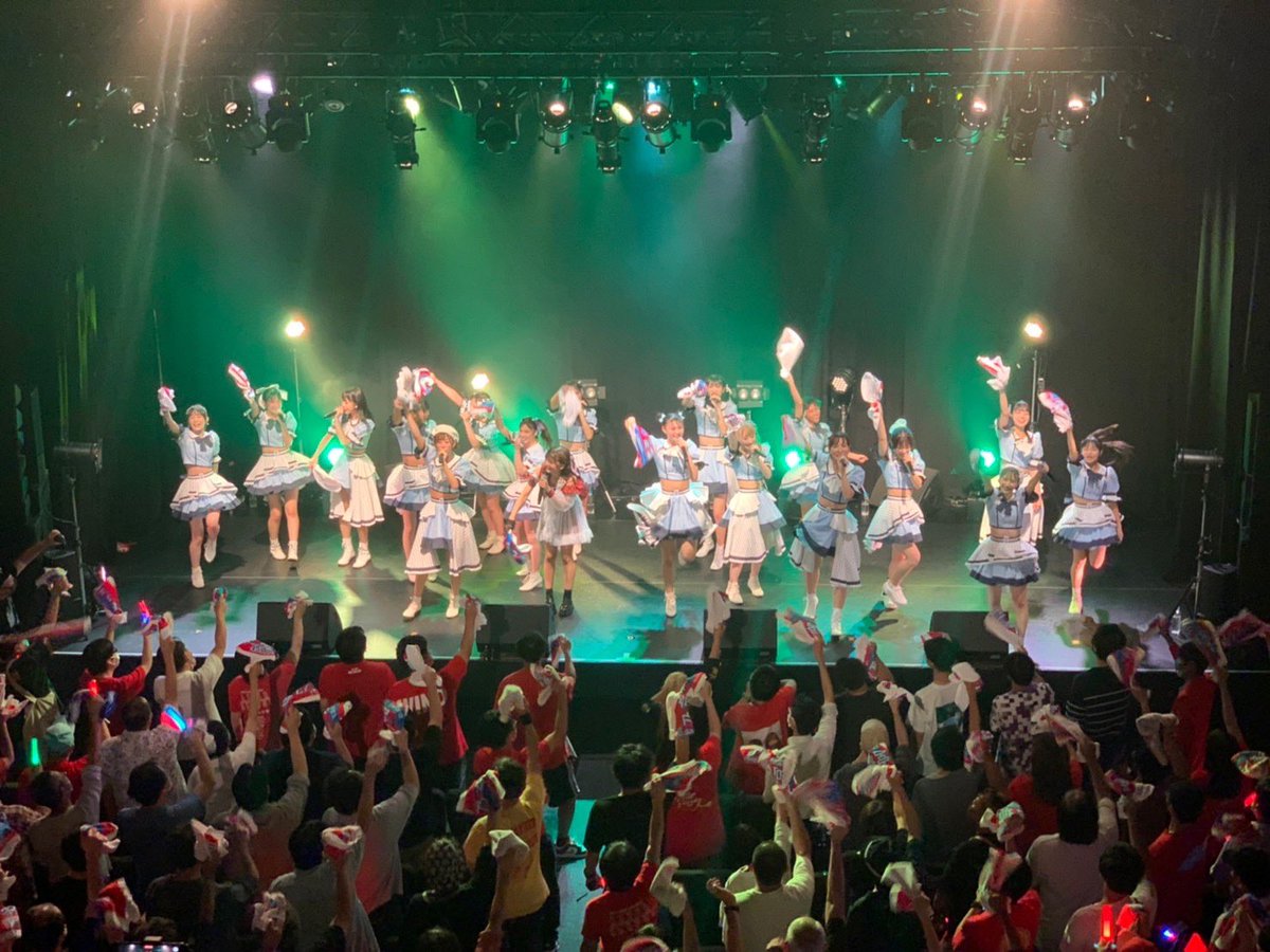 ic_rinka's tweet photo. のんのんさんご卒業おめでとうございます㊗️🎊

話してる姿とっても可愛いのにステージに立つととてもかっこよくて見惚れてしまいます‼︎
今日のリハの姿見てて学ぶことが沢山あって一緒に活動できたこととっても嬉しいです‼︎
沖縄で会えるようもっと頑張ります💪

だいすき❤︎お幸せに！です！ https://t.co/qP5AC4UfFN