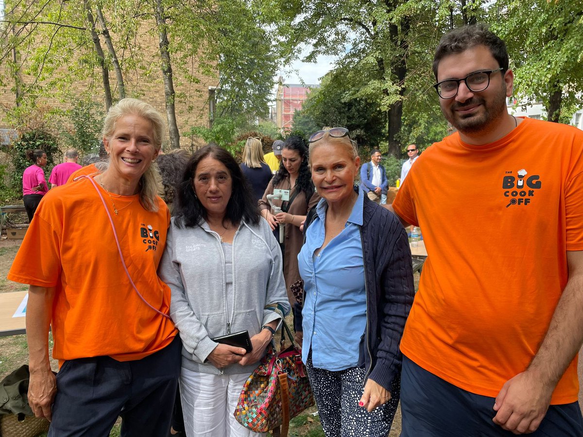 jthalassites's tweet photo. Had a lot of fun in @thebigcookoff at @WestwayTrust Bay 20, helping the cross-party @RBKC team today.

Also nice to catch up with former @RBKC Mayor, MT Rossi, and current deputy Mayor, @janetevansRBKC. 

Congratulations to all who took part and thanks to the organisers. https://t.co/DU3SAvrWL5