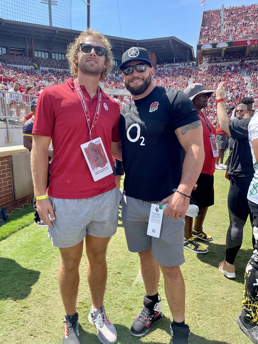 Parker32Andrews's tweet photo. Great visit @OU_Football yesterday! D-Line played physical. Thank you  @MiguelChavis65 for having me. Always love hanging with my guy Tom Wort! ⭕️🙌

#OUDNA
#Boomer

@CoachVenables
@CoachToddBates https://t.co/PxJ18J9OQZ
