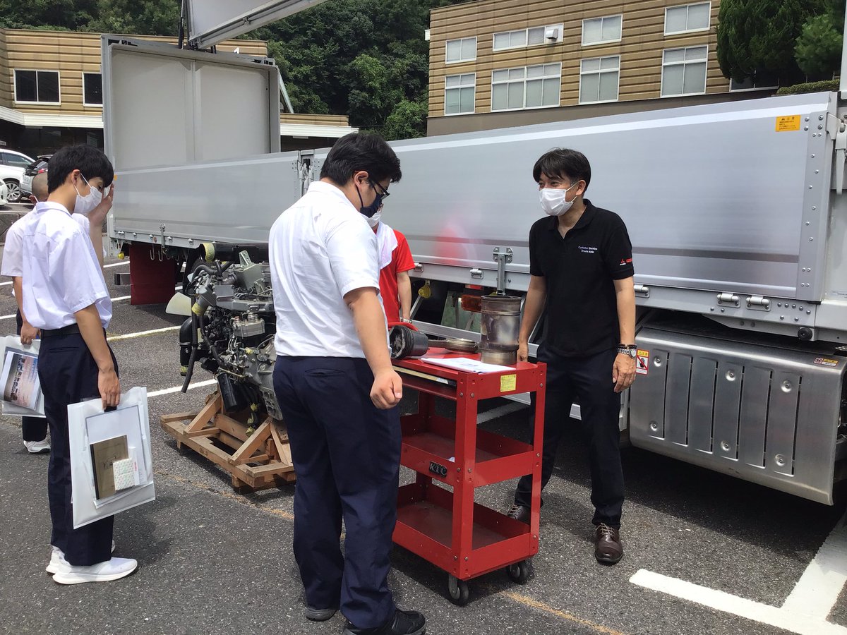 hiroshimajitan's tweet photo. 8月のスペシャルオープンキャンパスの様子
#進路　#自動車　#整備士　#学校　#広島　#進学　#トラック https://t.co/J54CRR8Vtl