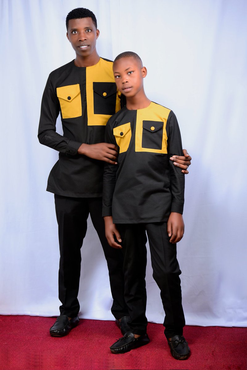 Rumanzi_500BC's tweet photo. My son supports Arsenal while I support Man Utd. Each of us is in high gear and happy. 
By 8:30 one of us will be comforting another or one will denounce another😂😂😂😂😂. Period.
#ARKfamily
#MUNARS https://t.co/DzdJPCiXq7
