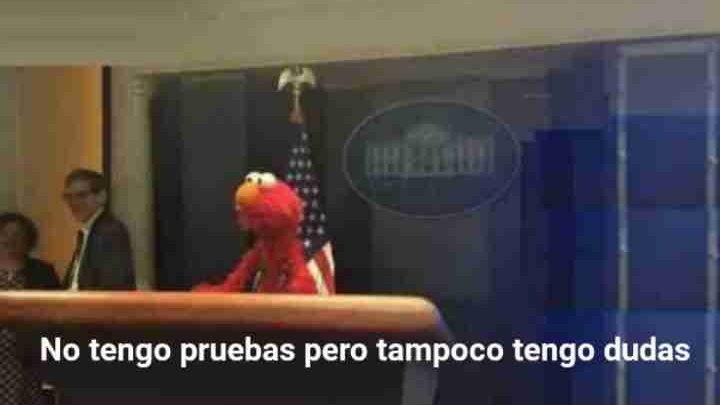 EdMasterProm's tweet photo. Gesticular mientras se habla por teléfono como si te estuvieran viendo es un reflejo incondicionado https://t.co/A0OpowmI8R