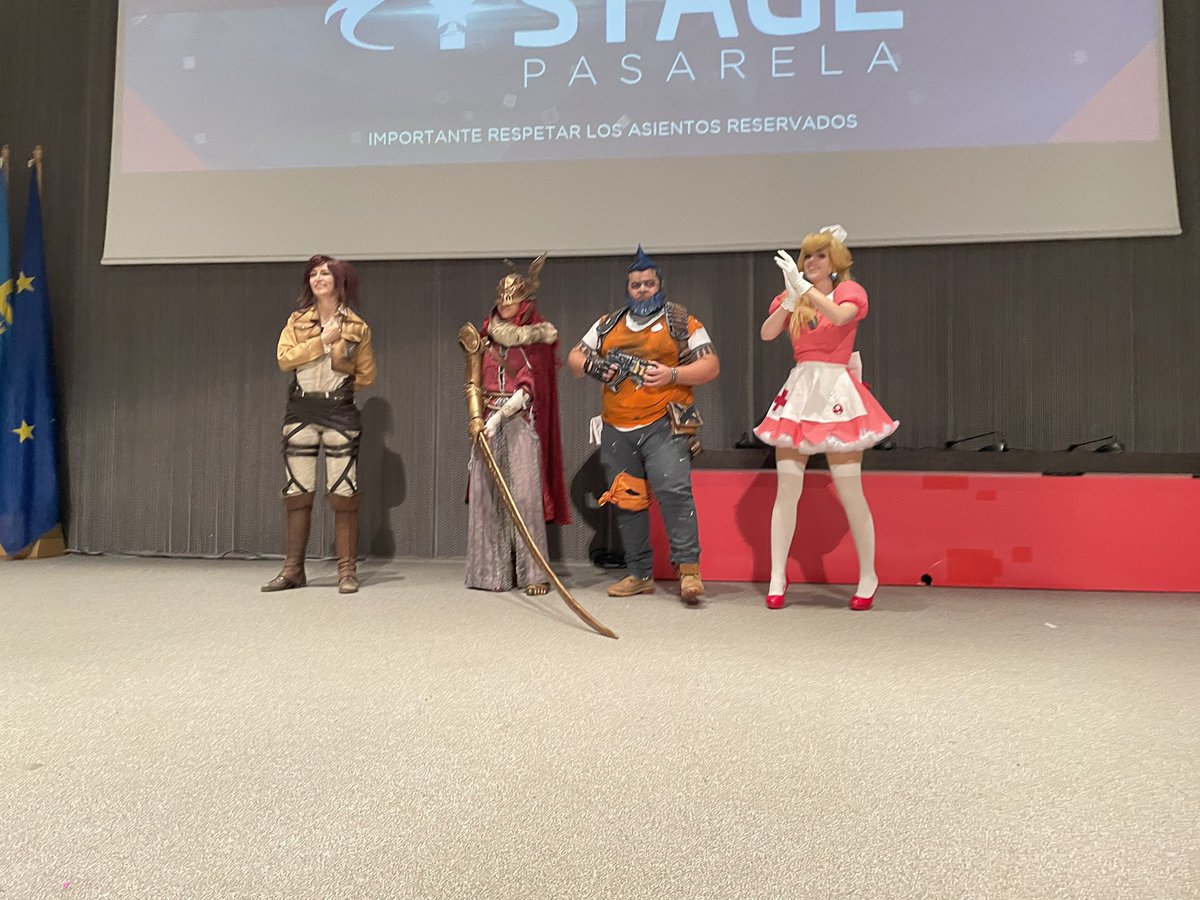 escosplay's tweet photo. El jurado también està listo!

@Juggernaughtty @bakkaCosplay @Ireneskyworld @talyBb_Cosplay 

#CometCon22 #CosplayStage #PasarelaCosplay https://t.co/lZd3Ifacgw