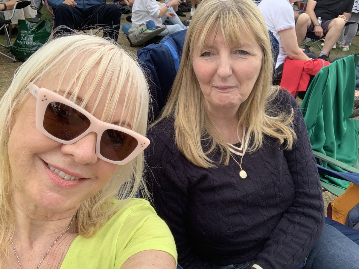 berniedancer58's tweet photo. ⁦Craig Charles😎@greatesthitsuk⁩ https://t.co/i9VyXLUcGj