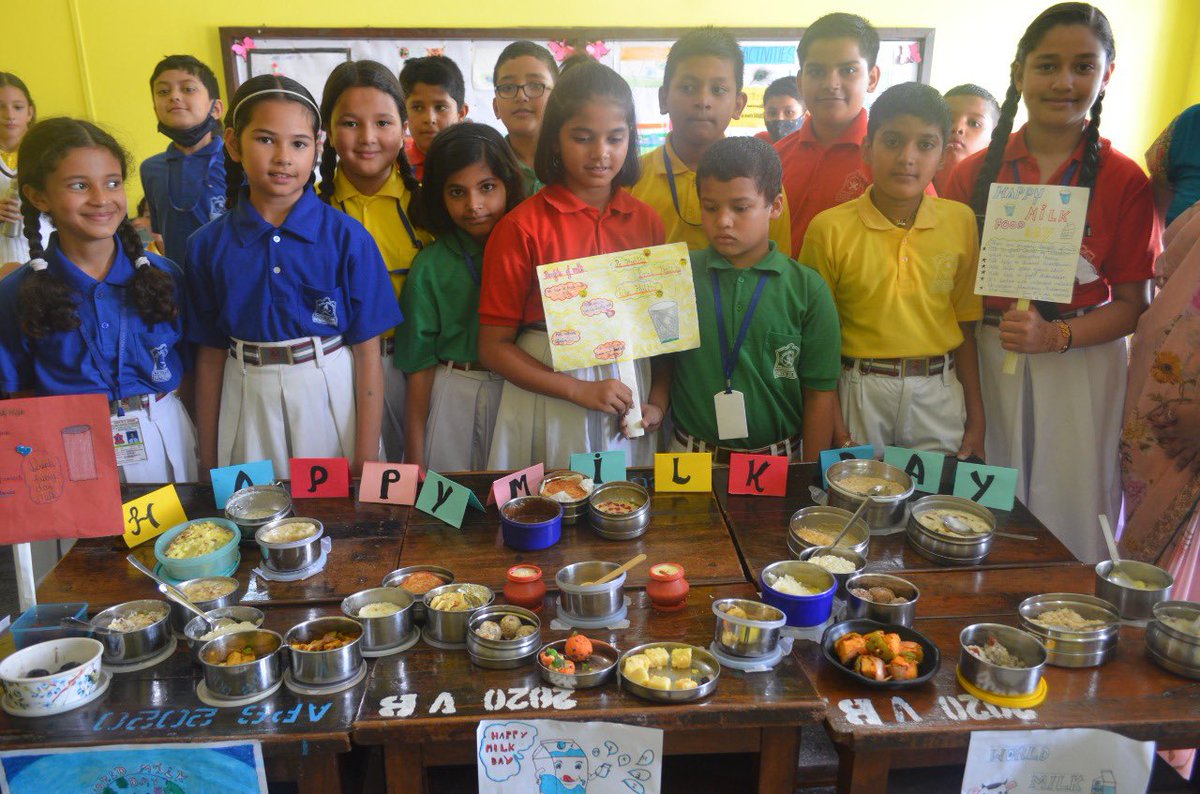 genbcjoshi_aps's tweet photo. Gen BC Joshi #ArmyPublic School celebrated #MilkFood Day on 24th Aug.The students of Primary Wing brought healthy dishes made up of milk products.Students also demonstrated skits & Puppet shows to spread awareness regarding the benefits of Milk and #dairy products.
@suryacommand https://t.co/WAUKBC1c5r