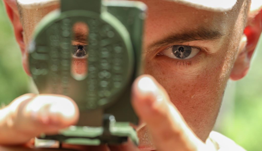MCRDPI's tweet photo. I Think I'm Lost

#Recruits with A Co, 1st RTBN, conduct the land navigation portion of BWT on MCRD Parris Island S.C., Aug 31, 2022.

Land navigation is designed to teach recruits how to use a compass and map, and tests their knowledge and ability to use these tools. https://t.co/CSIKxMKgfN