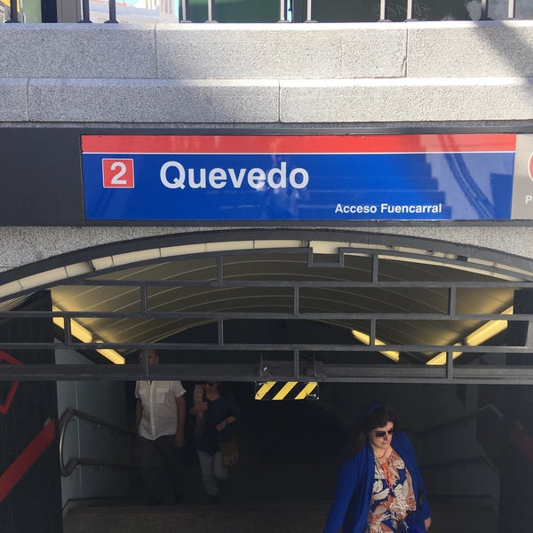 Freddie Mercury tiene una estación de metro? No. Queda claro quién tiene más talento.