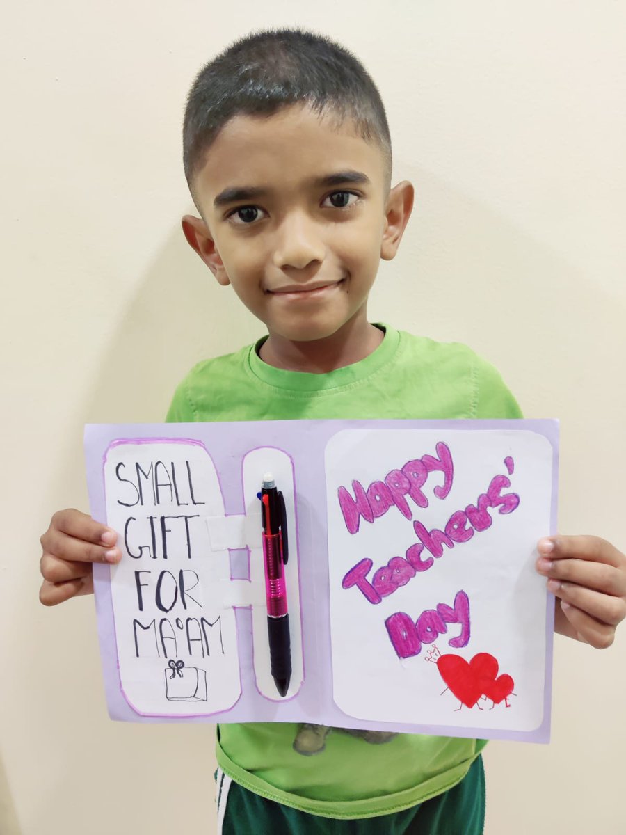 Sadafssis's tweet photo. A beautiful card with a gift by 
Ranveer for his teacher.
#StrongSchools
 #BestSchoolPrize
 #T4Edu
#MOEUAE 
 @ShiningStarSchl
 @T4EduC @MOEUAEofficial @ADEK_tweet https://t.co/0qnz9R0Imp