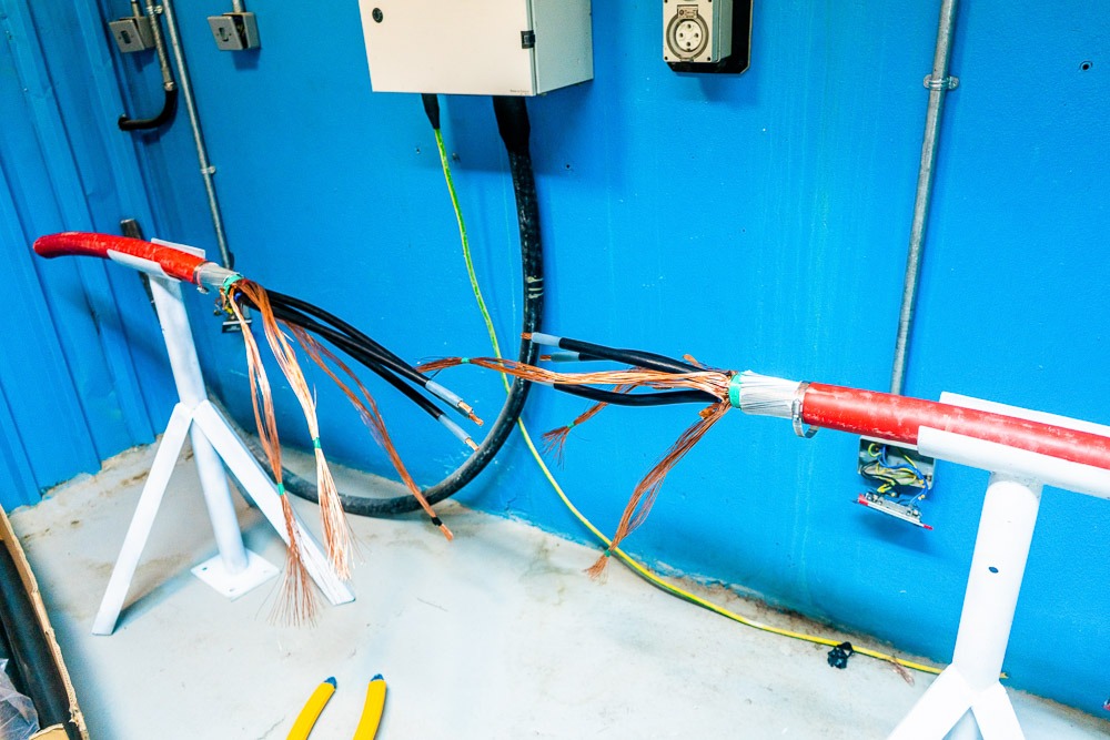 ArabianMEPQatar's tweet photo. Heat shrink Joint 3 Core 11kV Xlpe Cable Training by our In-house training center on 29-Aug-2022.
 
Our in-house Technical Training &amp; Testing Center facility provides periodic training sessions for employees and technical training/trade tests for workers. https://t.co/Y6DprgiMeA