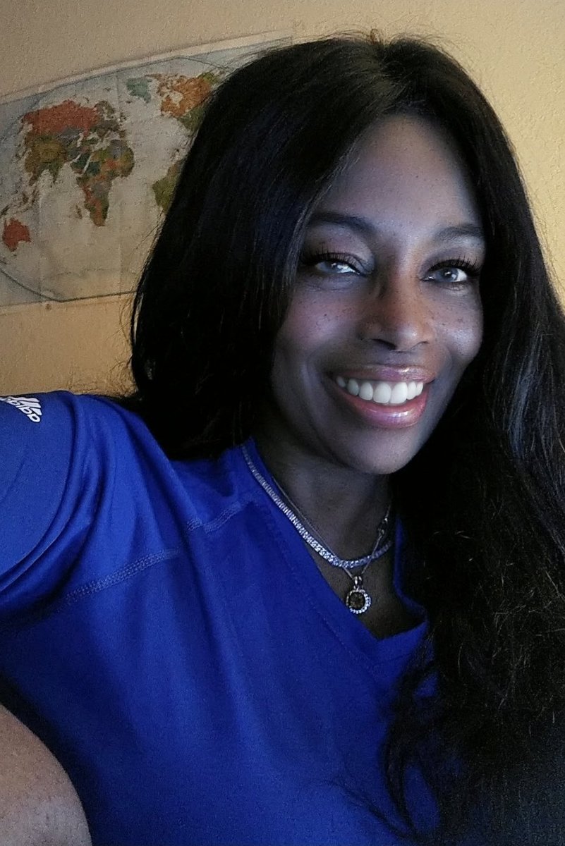 FLWillRegret22's tweet photo. Today is the 56th year of my life. I am so happy the universe has seen fit to let me live through 29 years of Lupus, out living the 5 years the doc gave me. I am blessed w/ an amazing family, friends &amp; all of you good people in this world that fight with me to defeat evil. 🙏🏾💙🌊 https://t.co/EVSE9L7hUy