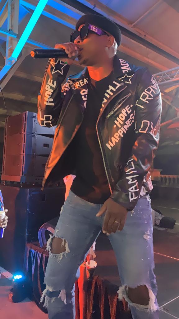 Likers_2Do's tweet photo. Mnatebawen ππ½ππ½ @KhuliChana
@Throwbackchill1
#TBCO2022
#throwbackchillout https://t.co/Ux8yaxHi8p