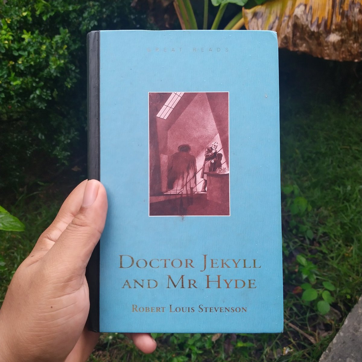 Have you tried #reading? It's a great source of entertainment when there aren't any movies, TV shows, or games at the moment.

— #books #book #livres #livre #libros #libro #DoctorJekyllAndMrHyde #BritishLiterature #EnglishLiterature #كتب #كتاب #本