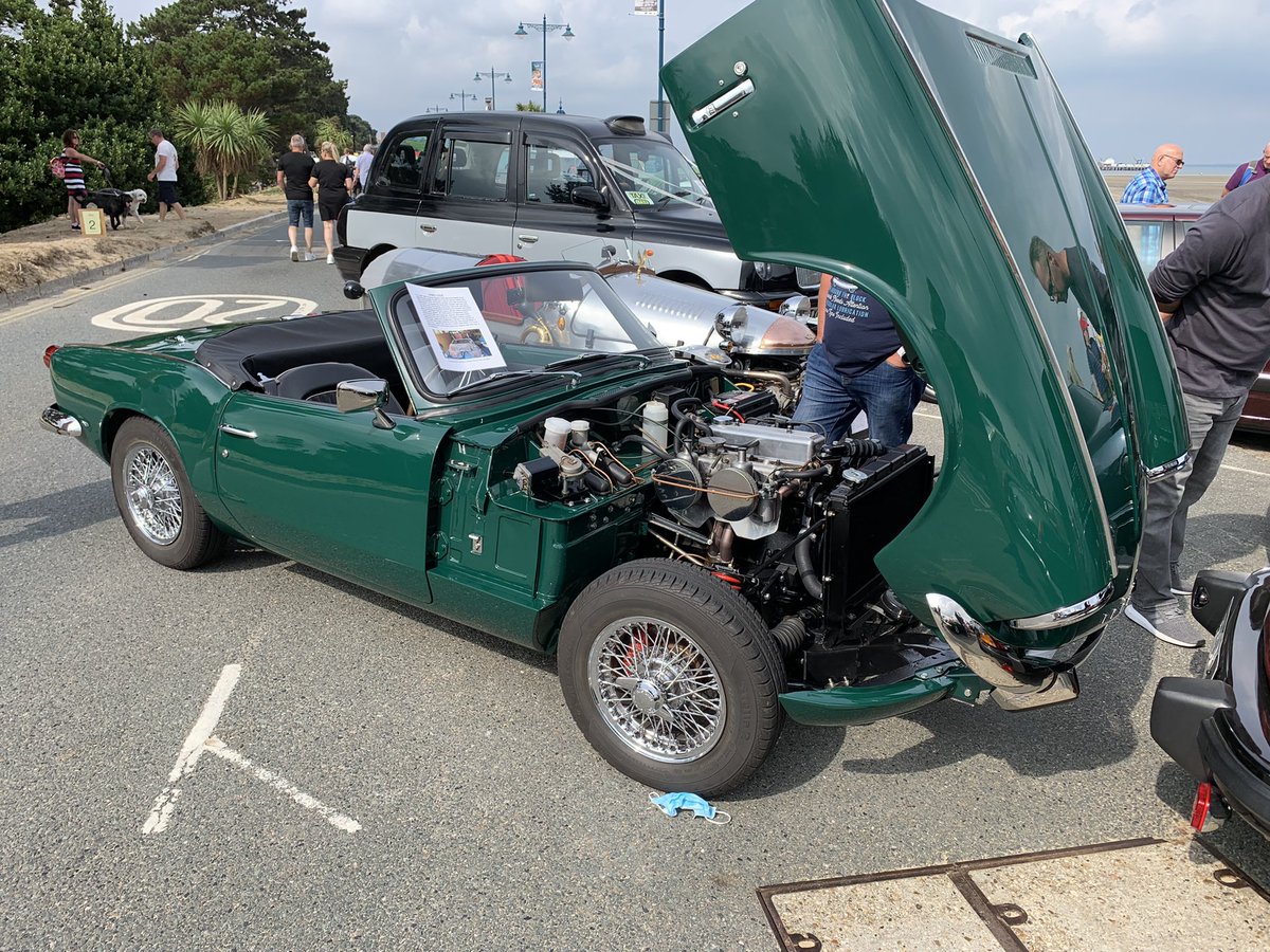 lightningsnaps's tweet photo. Saturday visit to classic car show 

#wolseley1885 #jaguar #ford #fiat #rover #wolseleysix #astonmartin #classiccarshow #royalmail #fiatabarth #mini #isleofwight #newyorktaxis #Ford #isleofwightclassiccars #mclaren #mg #fiat500 #wolseley #isleofwightclassiccarextravaganza https://t.co/lMhUZAQaDE