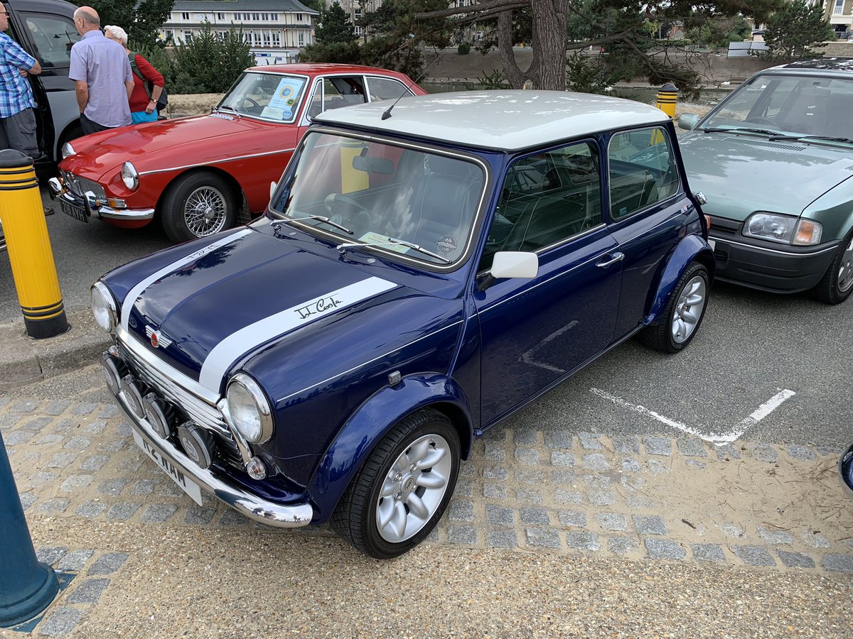 lightningsnaps's tweet photo. Saturday visit to classic car show 

#wolseley1885 #jaguar #ford #fiat #rover #wolseleysix #astonmartin #classiccarshow #royalmail #fiatabarth #mini #isleofwight #newyorktaxis #Ford #isleofwightclassiccars #mclaren #mg #fiat500 #wolseley #isleofwightclassiccarextravaganza https://t.co/3ur6VcofGt