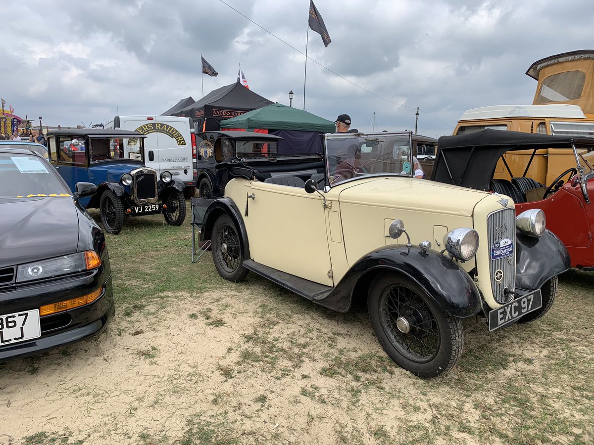 lightningsnaps's tweet photo. Saturday visit to classic car show 

#wolseley1885 #jaguar #ford #fiat #rover #wolseleysix #astonmartin #classiccarshow #royalmail #fiatabarth #mini #isleofwight #newyorktaxis #Ford #isleofwightclassiccars #mclaren #mg #fiat500 #wolseley #isleofwightclassiccarextravaganza https://t.co/uETGl7FkLK