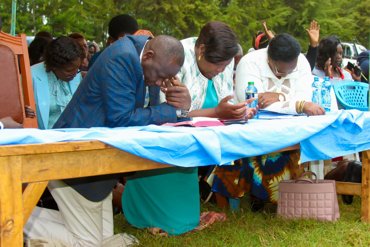 GvnChelilim's tweet photo. I fellowshipped today with the people of Ainabkoi sub-county and the clergy at an interdenominational gathering at AIC Koilel church, Kaptagat Ward. The prayer service was also meant to pray for our country ahead of Monday's Supreme Court ruling. https://t.co/ZqWDMsD0EY