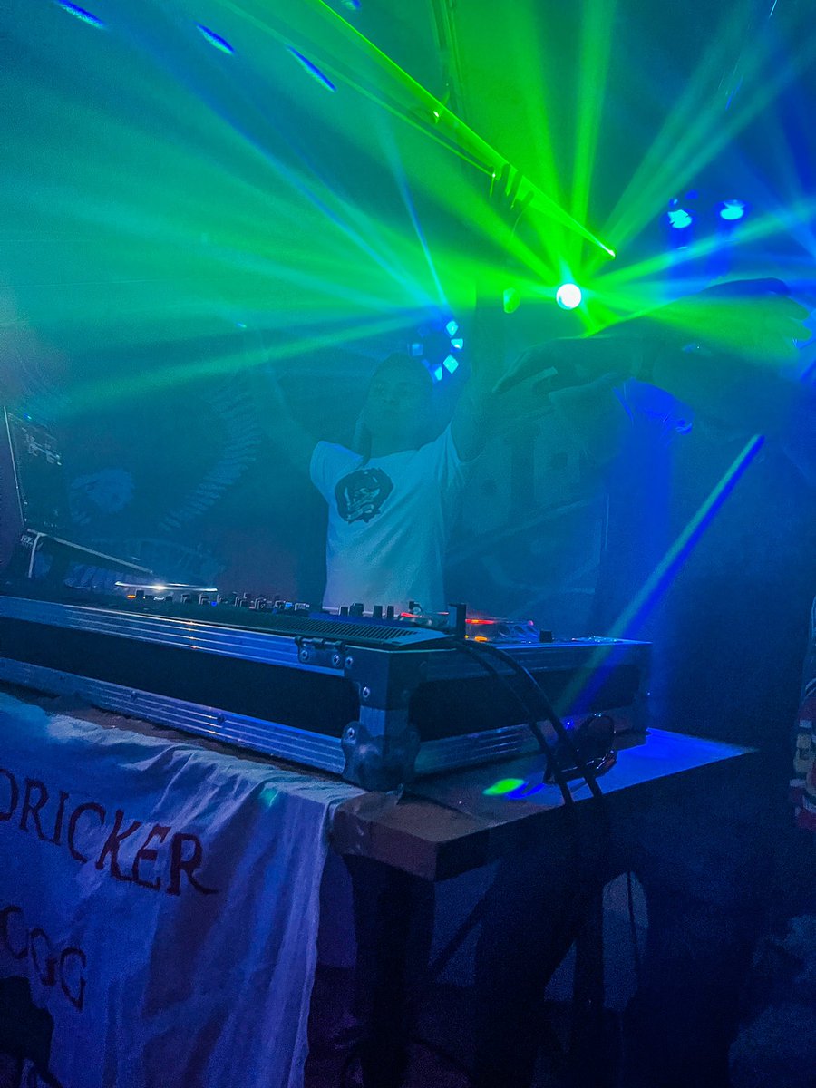 modotifosupport's tweet photo. En fet shoutout till @landfors som ställde upp och gav vår 20-årsfest i fredags inte bara en, utan tretton extra dimensioner. 🕺🏼 #MTS20 https://t.co/yrkeNnZ9dk