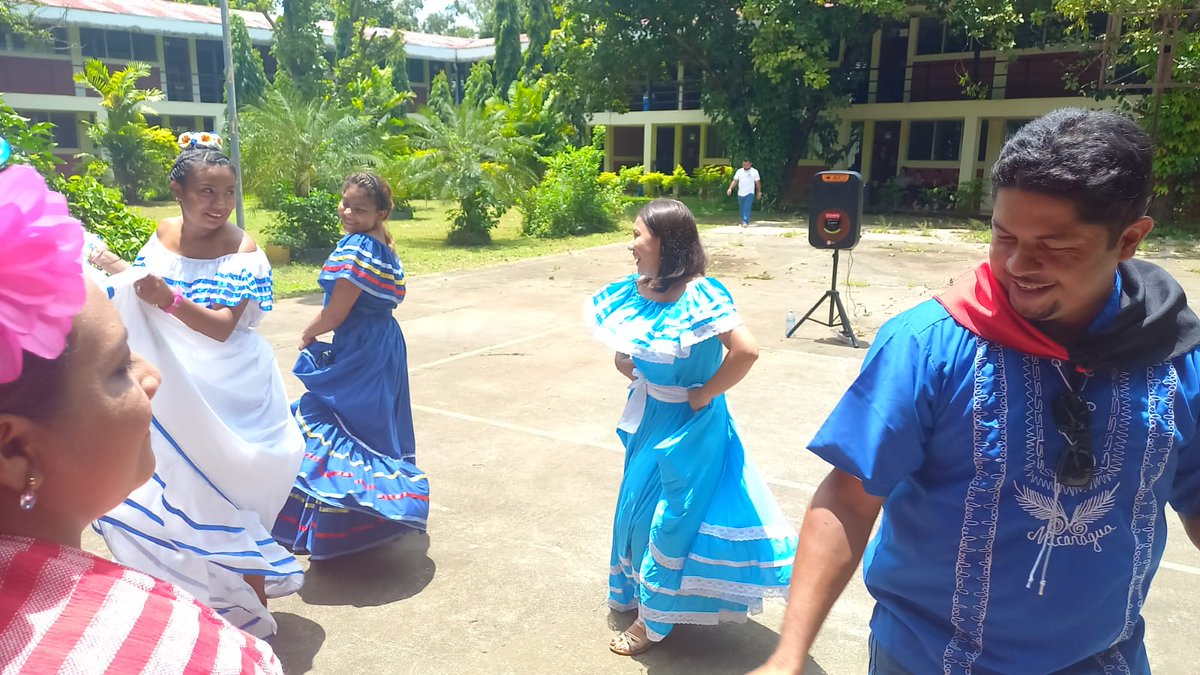 Seguimos avanzando con firmeza en amor, en unidad por progreso y paz #Nicaragua #LeonRevolucion #LenguaUnanLeon <a href="/FranciscaC2021/">Francisca</a> <a href="/Vanegas_Pancho/">Francisco Vanegas</a> <a href="/leones_orgullo/">Orgullo Leones</a> @VRVEUNANLeon <a href="/sandinist2021/">Nicaragua Libre Y Soberana</a> <a href="/NicaSoberana/">Tania la nica soberana</a> <a href="/yadiratellez4/">Yady 🌵🌵 💞</a> <a href="/Dra_Paredes_/">🦷 Dr🅰️. 🅿️🅰️redeS🦷</a> <a href="/BenjamBarreto/">Benjamin Barreto</a> <a href="/ManuelCFSLN/">Manuel Calderon</a> <a href="/baldizon_tony/">Tony Baldizón</a>