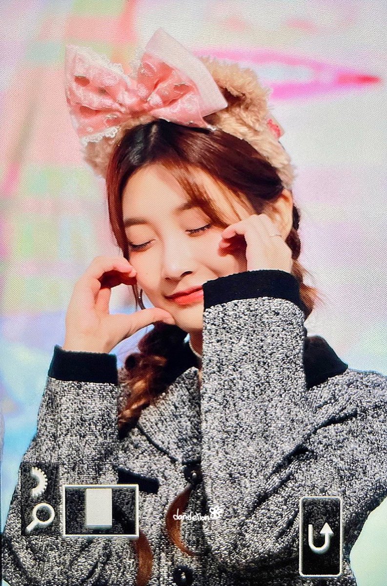 dandelion_812's tweet photo. 220904 🌸✨🌷💖
#우아 #민서 #wooah #minseo https://t.co/XVAZtv6LG2