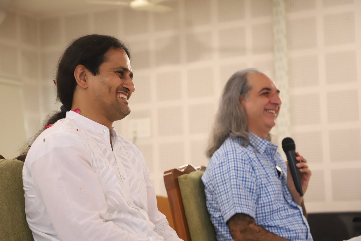 weteamhappiness's tweet photo. Last Sunday we had a special #COLORSOFLIFE session with the dynamic duo Bawa &amp; Dinesh who are IIT Graduates and senior #ArtofLiving Faculties who have taught meditation to thousands of youths across the globe! 
#bawandinesh #srisri #srisriravishankar #yesplusgang #vadodara https://t.co/GicSvavDjz