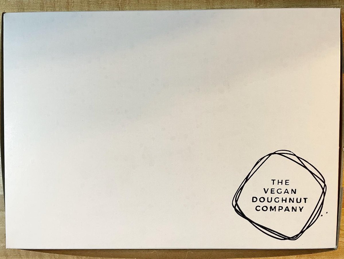 kfay's tweet photo. Alex and I waited in line in the rain this morning to go to the Vegan Doughnut Company! 100% worth it
🍩
Glazed twist
Cookies n cream
Blueberry
Strawberry shortcake
Chocolate sprinkles
Pumpkin
Raspberry
Apple cider https://t.co/4YnckqHoDw