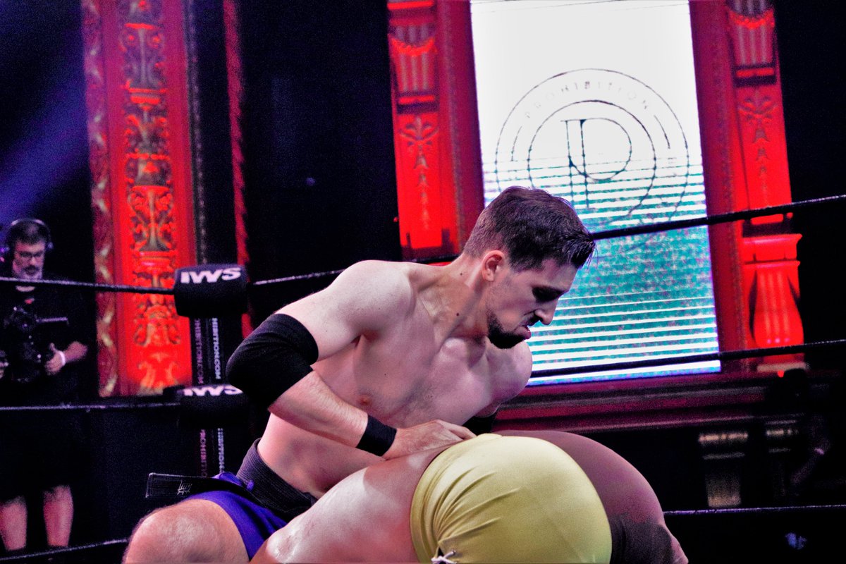 NYallthetime's tweet photo. Right where I want him

📸: @thezackdelusion
(@iwshardcore @olympiamontreal)

#prowrestling #indiewrestling #luttequebec #IWS #Scaredforlife #bloodstream #judo #armlock #blackbelt #trianglechoke #submission #fightnetwork #Japanese #martialarts
#biggestiwsshowever https://t.co/PAWpp735A1