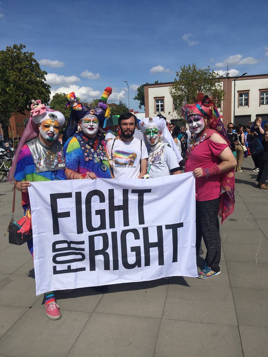 fightforrightua's tweet photo. Thanks to our reporter @_Fab_G   #SłubiceFrankfurtPRIDE and his partner Denis beautiful FFR's flag waved on the holiday of love, pride and inclusion, reminding that people with disabilities have different identities ❤️🧡💛💚💙💜

#DisabilityTwitter #DisabilityPride #Pride #LGBTQ https://t.co/jzwaAOcRqV