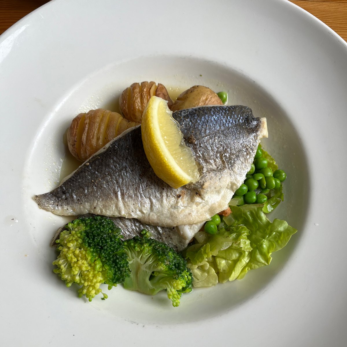 menopausecoach_'s tweet image. A lovely Sunday Lunch out with my Dad and girls today! 🥂🍽🍨❤️

What are you up to this Sunday afternoon?💕

#family #sundaylunch #mealout #food #foodie #familytime